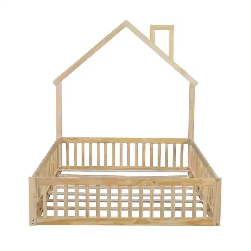 Letto a piattaforma in legno per casa a grandezza naturale con spondina di protezione