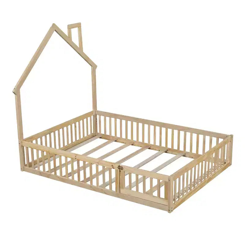 Letto a piattaforma in legno per casa a grandezza naturale con spondina di protezione
