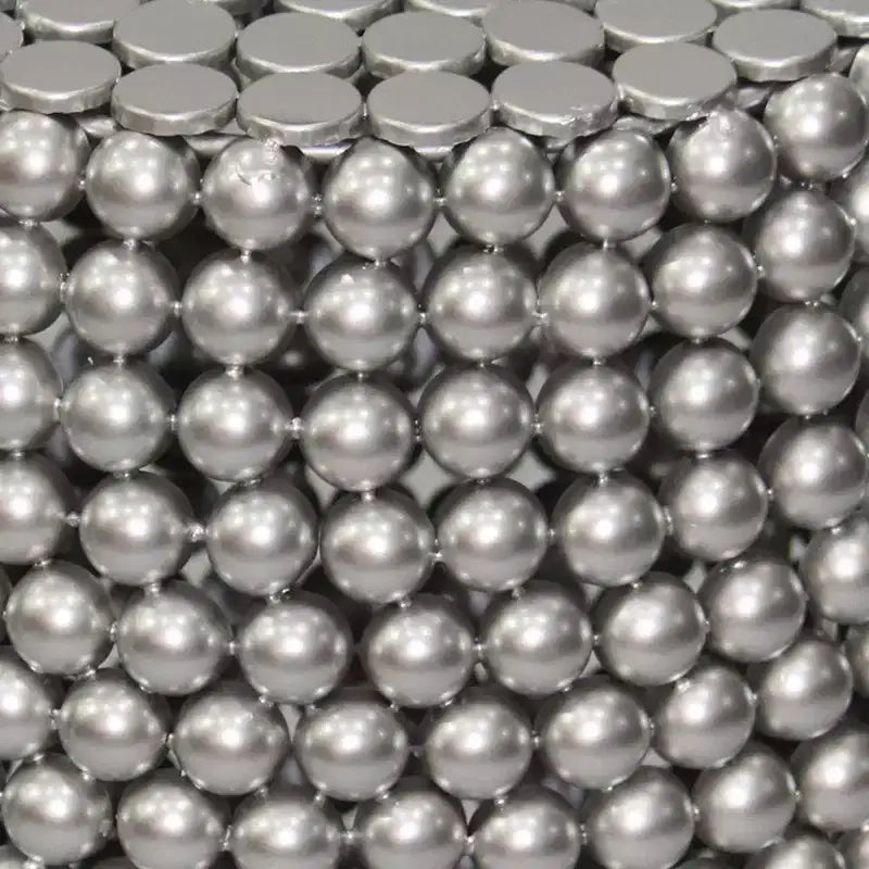 Tavolino da salotto da 18 pollici con perline metalliche argentate e motivo borchiato, struttura in ferro nichelato