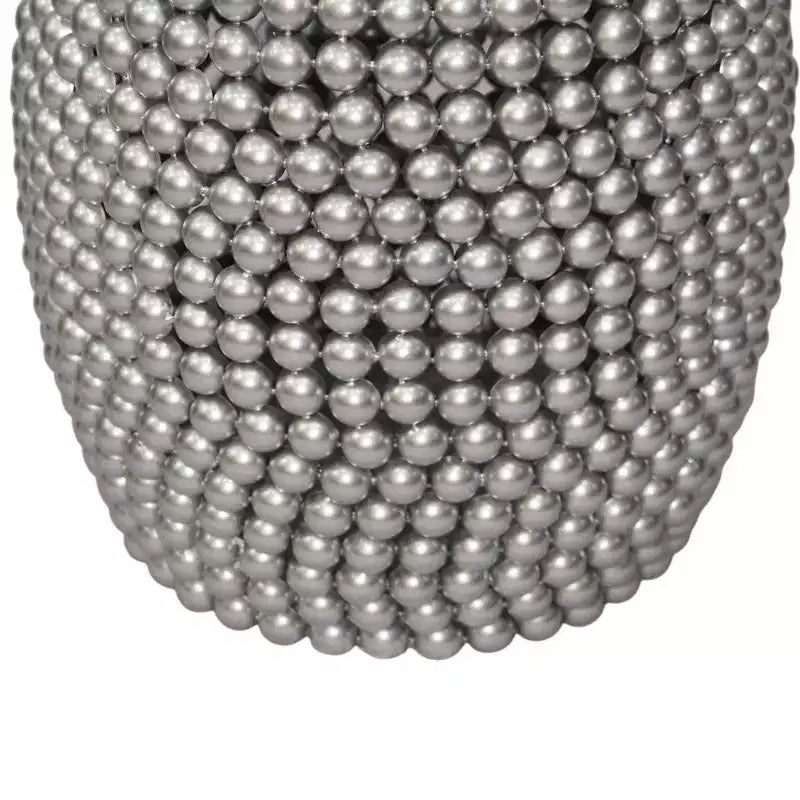 Tavolino da salotto da 18 pollici con perline metalliche argentate e motivo borchiato, struttura in ferro nichelato
