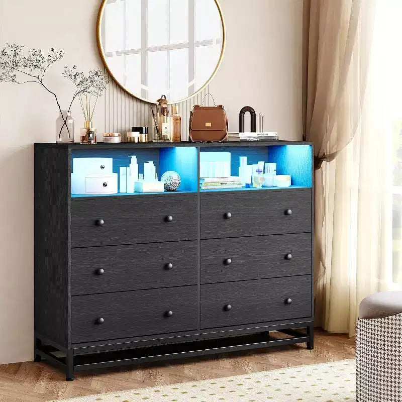 Comò a 6 cassetti con stazione di ricarica, organizer ampio e porta TV, cassettiera per camera da letto e soggiorno