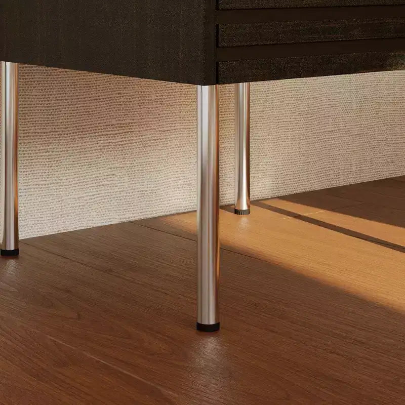Mobile giradischi dall'estetica retrò moderna: ante in vetro, illuminazione a LED e design incentrato sui vinili