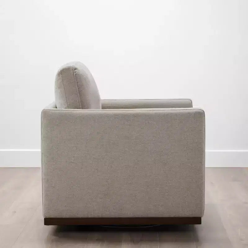 Poltrona girevole moderna con braccioli