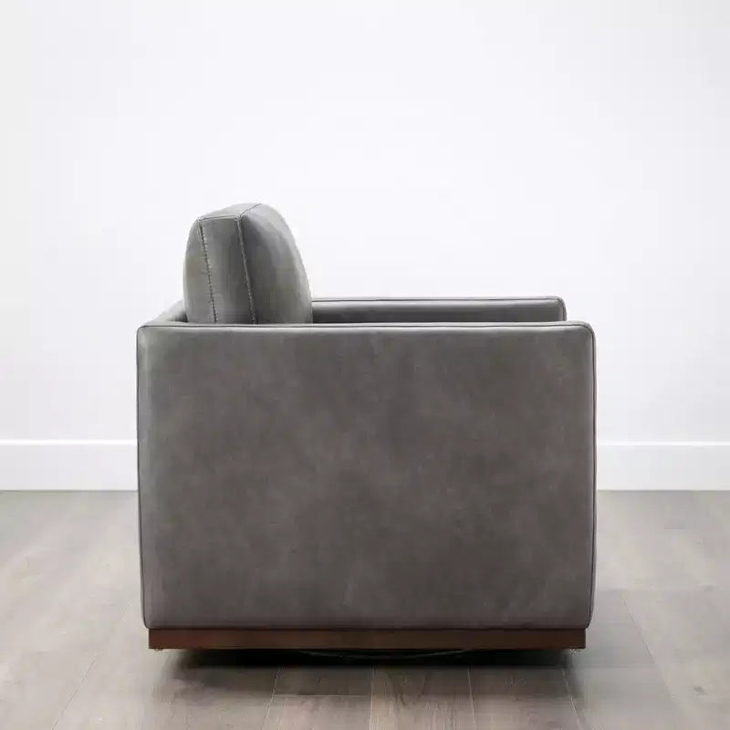 Poltrona girevole moderna con braccioli