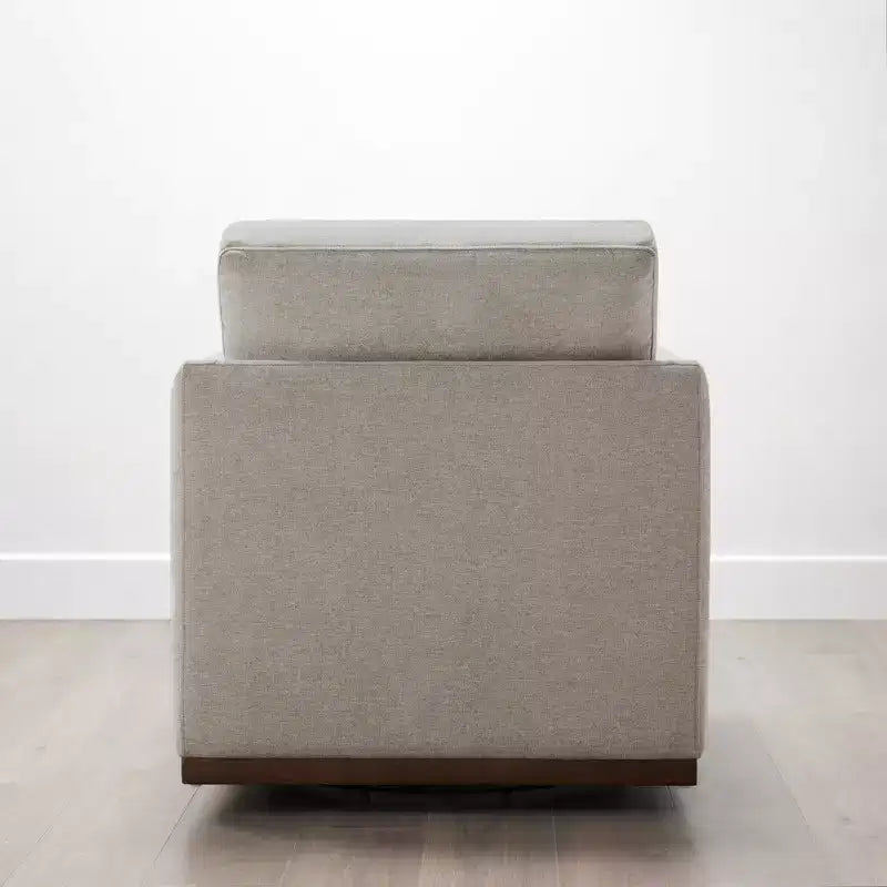 Poltrona girevole moderna con braccioli