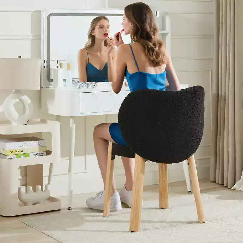 Sedia da trucco con tessuto felpato Orsetto - Simpatica sedia da scrivania con schienale, sedia imbottita con rotelle per soggiorno/sala trucco/camera da letto