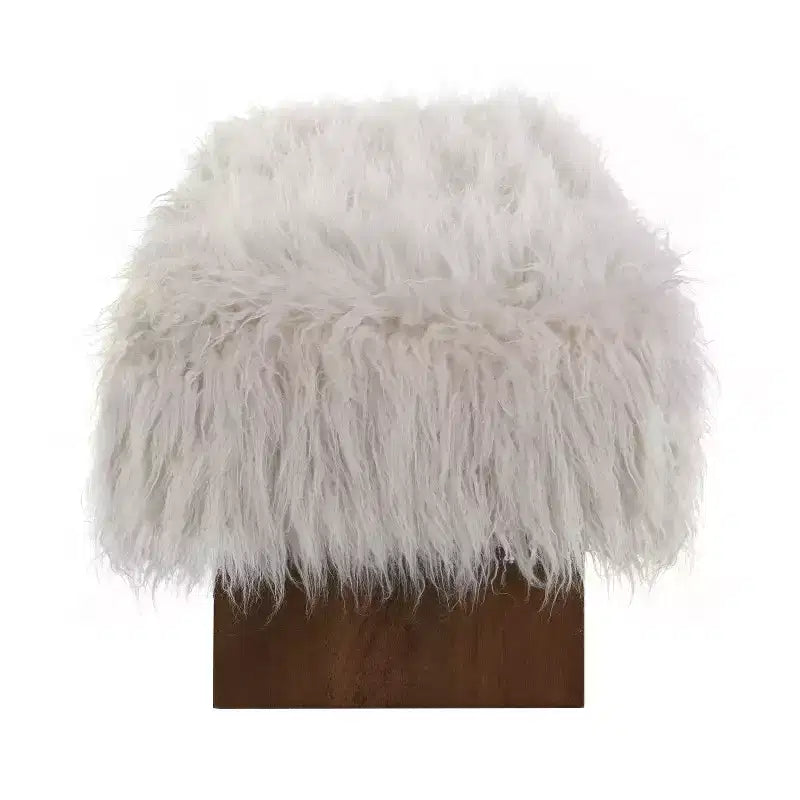 Panca pouf imbottita Robusta panca in finta lana a pelo lungo con gambe in legno massello di gomma Marrone